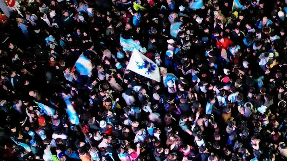 Argentina explode em festa após virada heroica sobre Inglaterra