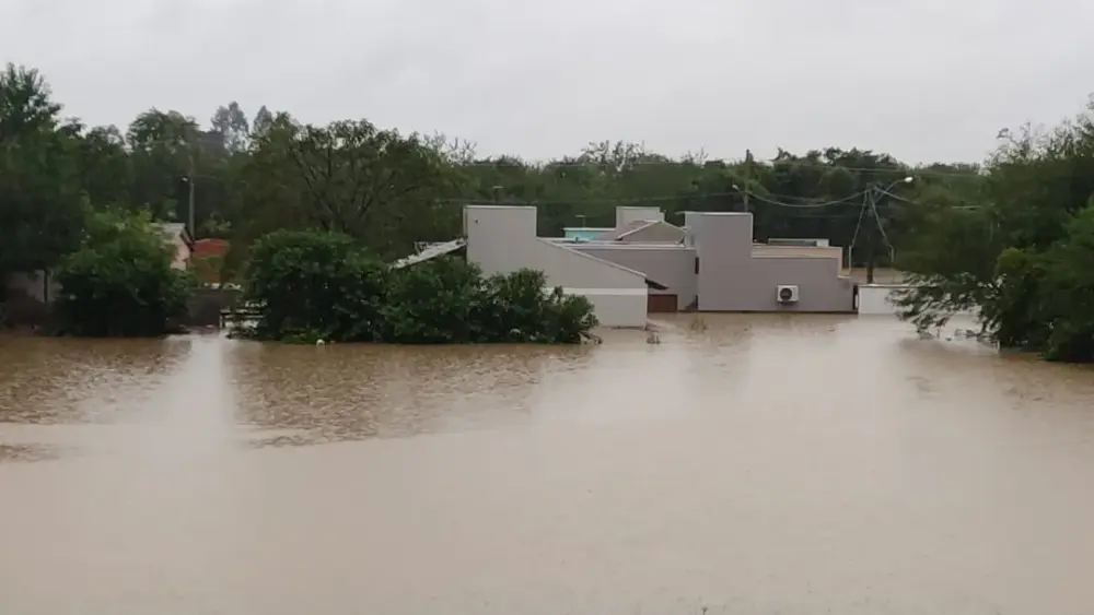 Chuva no RS: 1200 desabrigados e 194 cidades afetadas