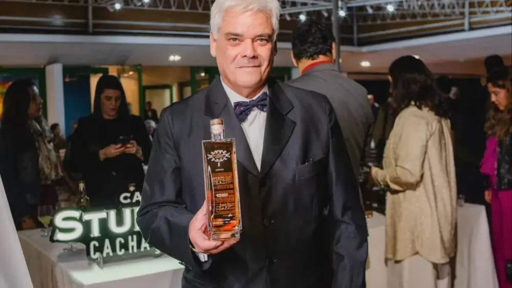 Hugo Studart lança cachaça especial pelo bicentenário Brasil-Reino Unido