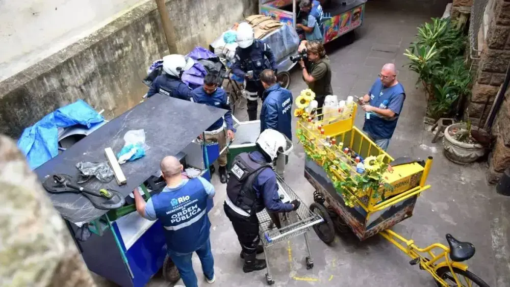 Interdição no Rio: ação contra comércio ilegal na orla