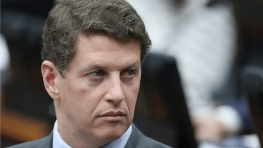 Justiça derruba vídeo de Salles contra André do Prado