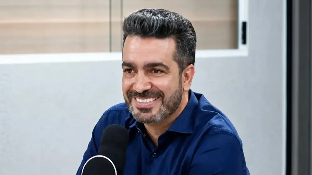 Pré-candidato promete iPhone grátis para curso de empreendedorismo