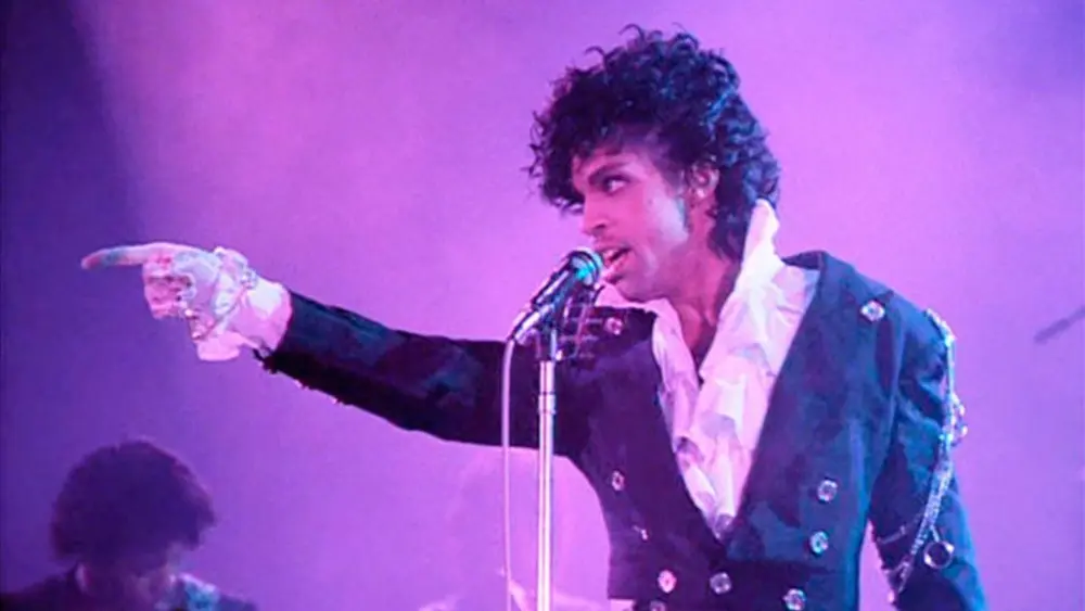 Prince: novo disco póstumo com inéditas será lançado em agosto